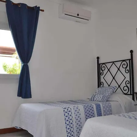 Leonor Villa Puerto del Carmen (Lanzarote)